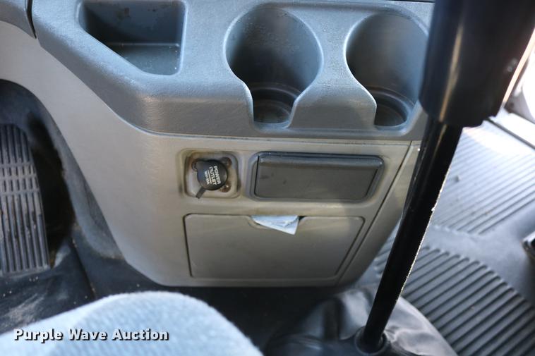 image for item DC3581 2005 Freightliner Columbia 120 semi truck