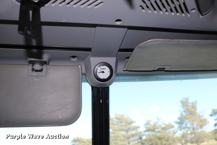 image for item DC3581 2005 Freightliner Columbia 120 semi truck