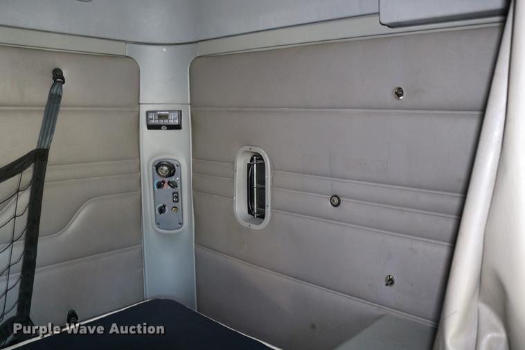 image for item DC3581 2005 Freightliner Columbia 120 semi truck