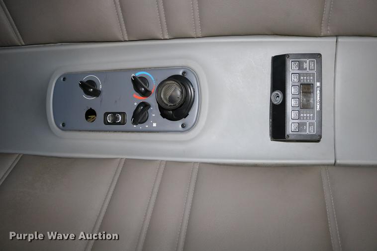 image for item DC3581 2005 Freightliner Columbia 120 semi truck