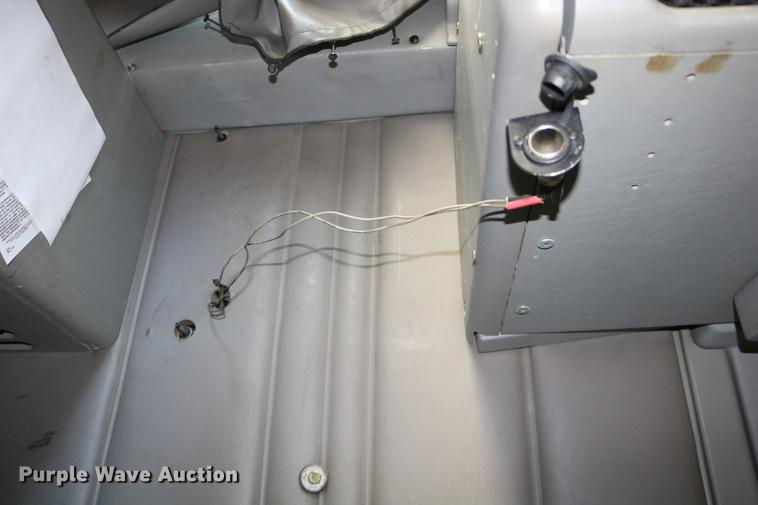 image for item DC3581 2005 Freightliner Columbia 120 semi truck