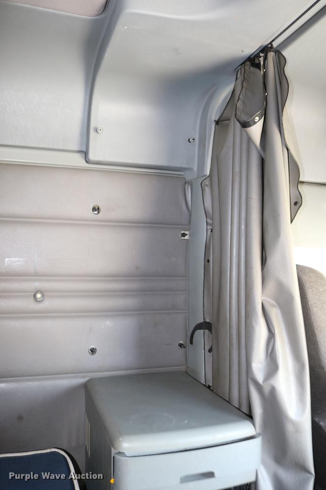 image for item DC3581 2005 Freightliner Columbia 120 semi truck