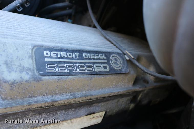 image for item DC3581 2005 Freightliner Columbia 120 semi truck