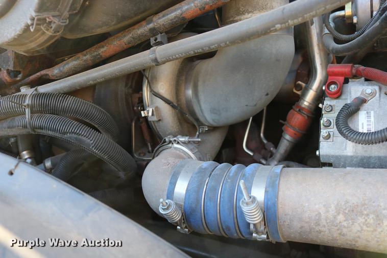 image for item DC3581 2005 Freightliner Columbia 120 semi truck