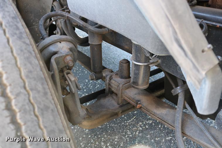 image for item DC3581 2005 Freightliner Columbia 120 semi truck