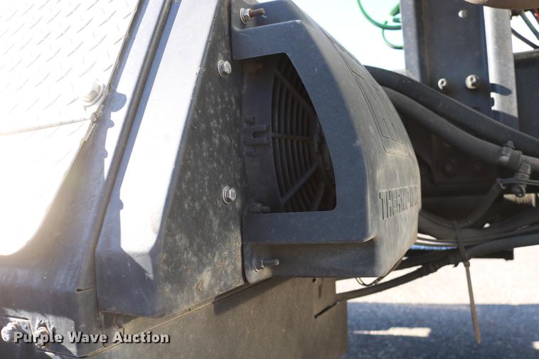 image for item DC3581 2005 Freightliner Columbia 120 semi truck