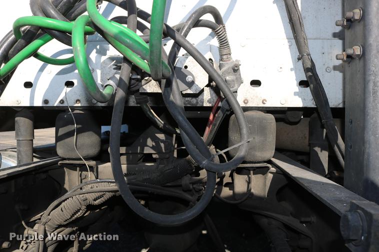 image for item DC3581 2005 Freightliner Columbia 120 semi truck