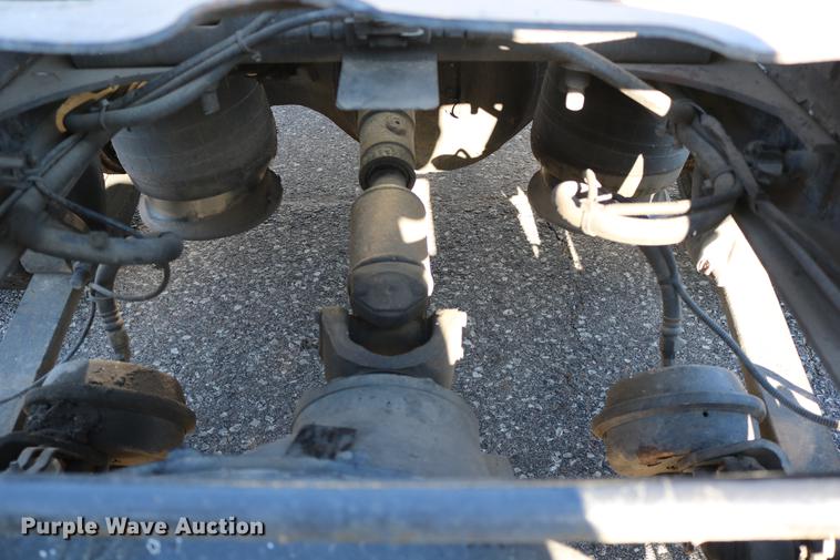 image for item DC3581 2005 Freightliner Columbia 120 semi truck