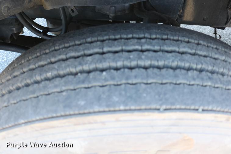 image for item DC3581 2005 Freightliner Columbia 120 semi truck