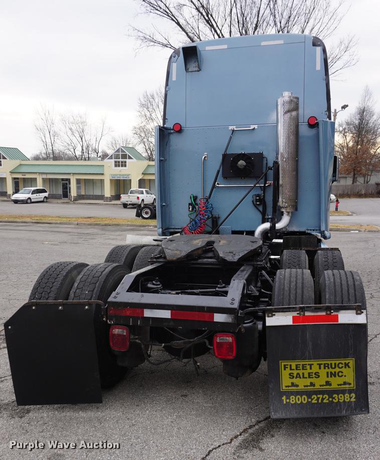 image for item DC5437 2010 Peterbilt 387 semi truck