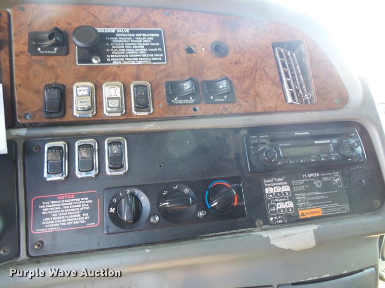 image for item DC5437 2010 Peterbilt 387 semi truck