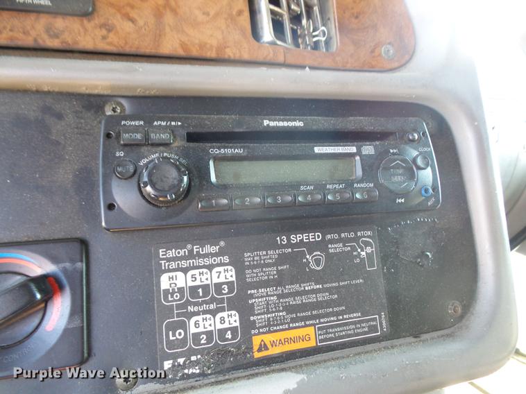 image for item DC5437 2010 Peterbilt 387 semi truck