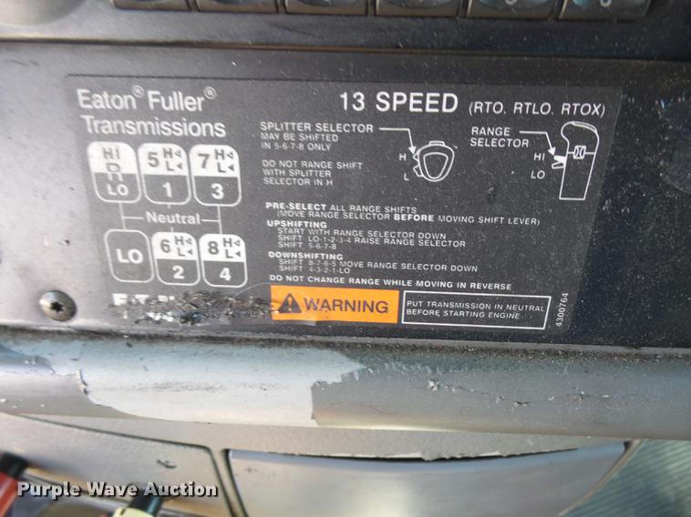 image for item DC5437 2010 Peterbilt 387 semi truck