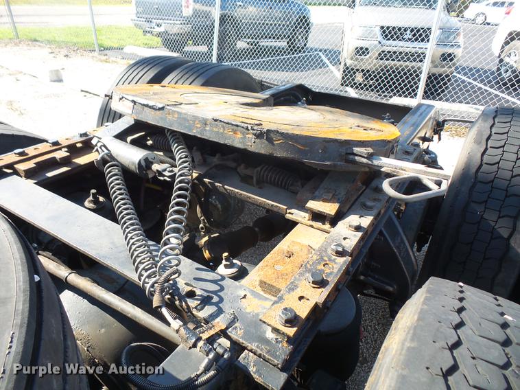 image for item DC5437 2010 Peterbilt 387 semi truck