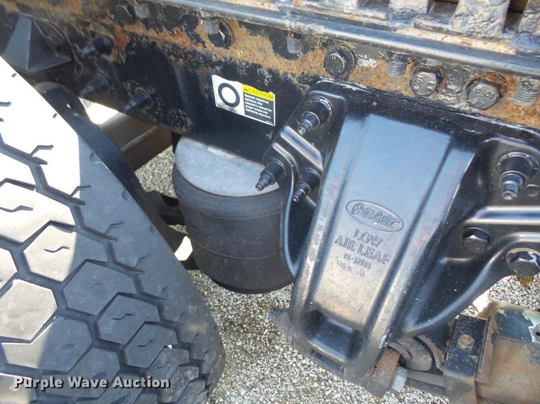 image for item DC5437 2010 Peterbilt 387 semi truck