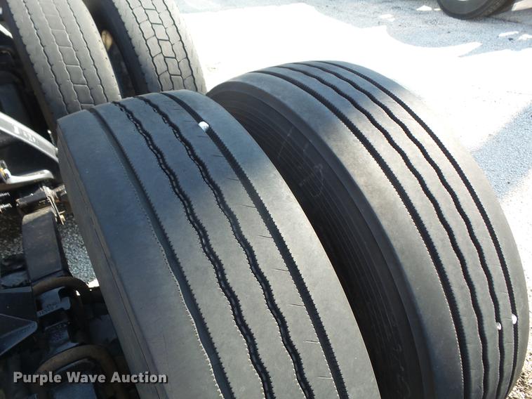 image for item DC5437 2010 Peterbilt 387 semi truck