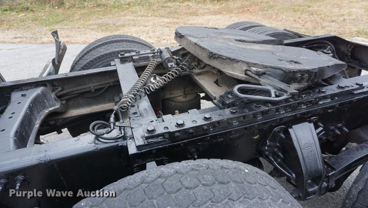 image for item DC5437 2010 Peterbilt 387 semi truck