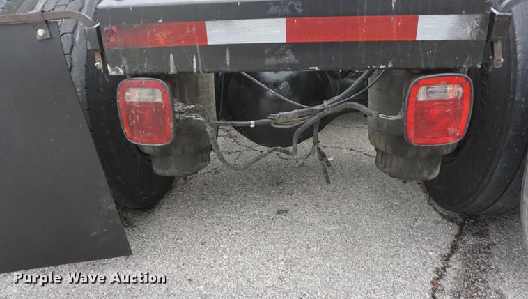 image for item DC5437 2010 Peterbilt 387 semi truck