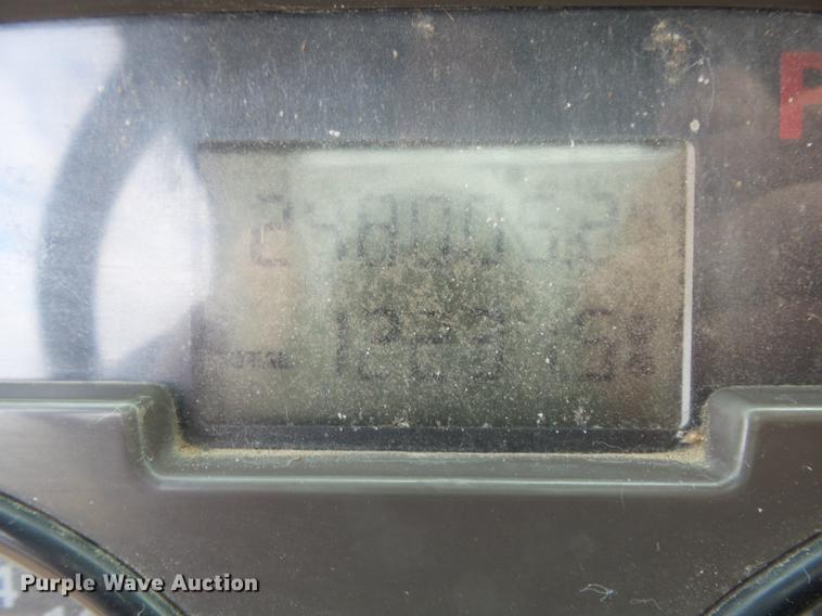 image for item DC7469 2003 Mack CV713 semi truck