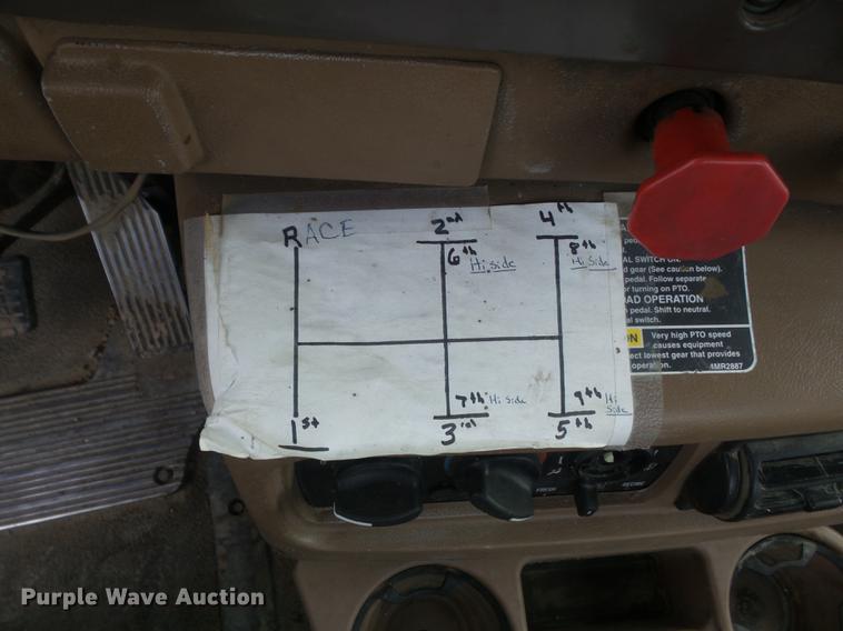 image for item DC7469 2003 Mack CV713 semi truck