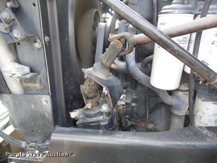 image for item DC7469 2003 Mack CV713 semi truck