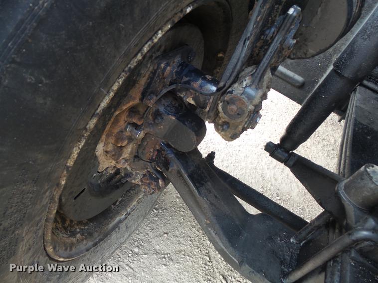 image for item DC7469 2003 Mack CV713 semi truck