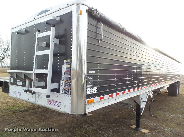 image for item DZ9128 2001 Wilson DWH-400B double hopper grain trailer