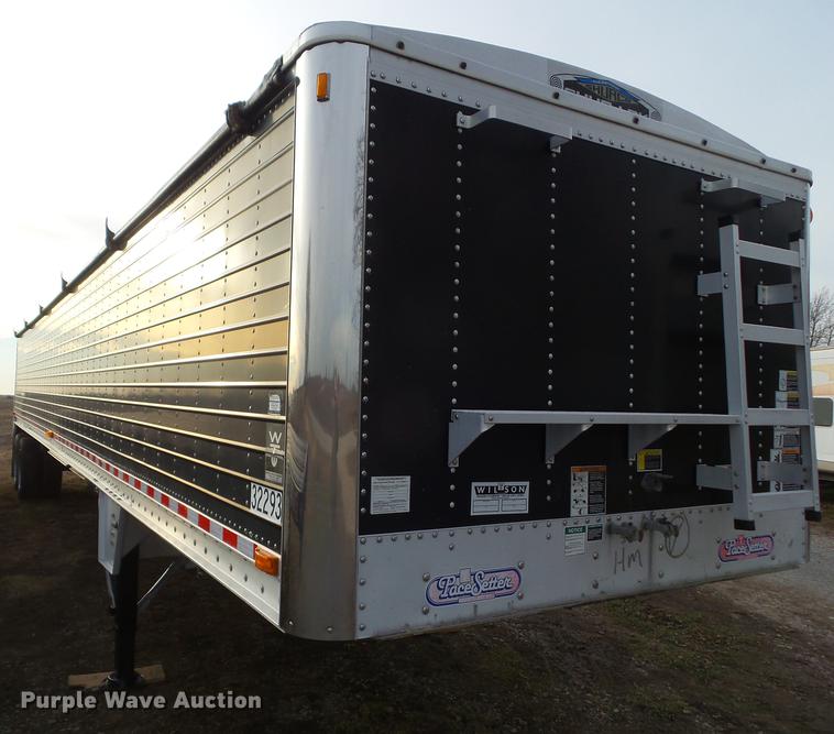 image for item DZ9128 2001 Wilson DWH-400B double hopper grain trailer
