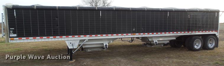 image for item DZ9128 2001 Wilson DWH-400B double hopper grain trailer
