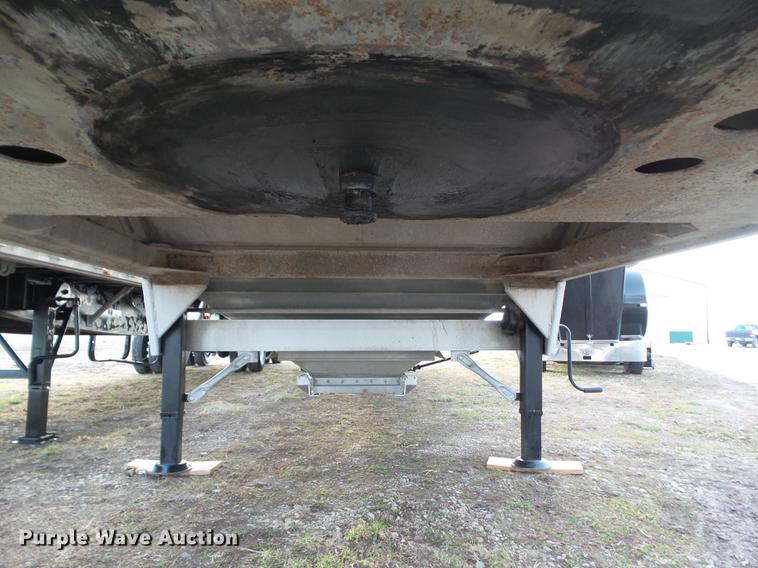 image for item DZ9128 2001 Wilson DWH-400B double hopper grain trailer