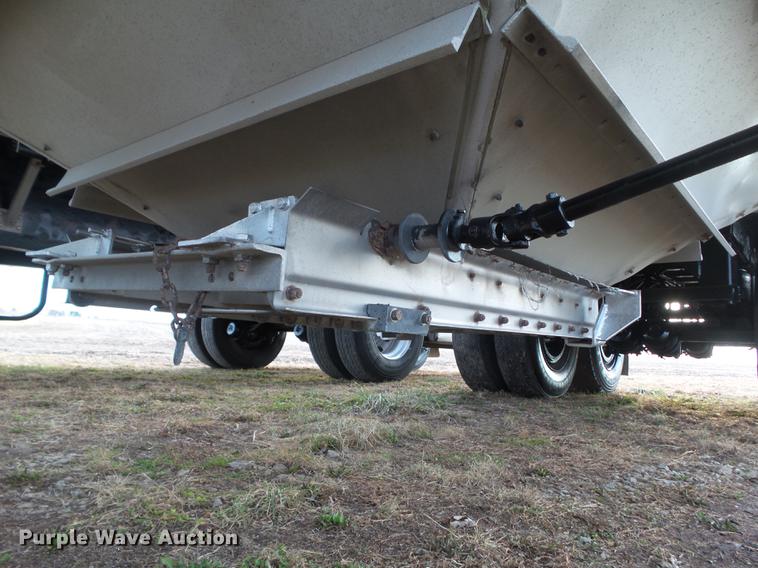 image for item DZ9128 2001 Wilson DWH-400B double hopper grain trailer