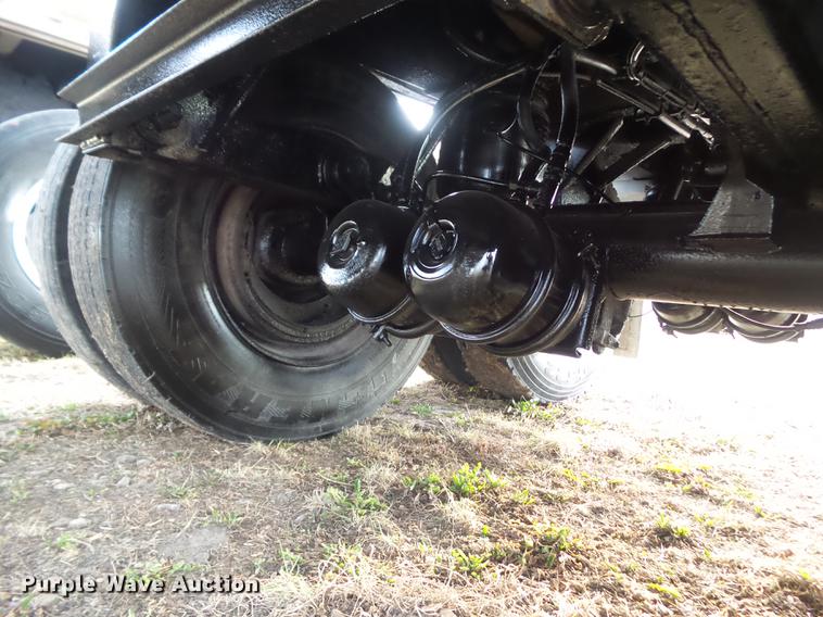 image for item DZ9128 2001 Wilson DWH-400B double hopper grain trailer