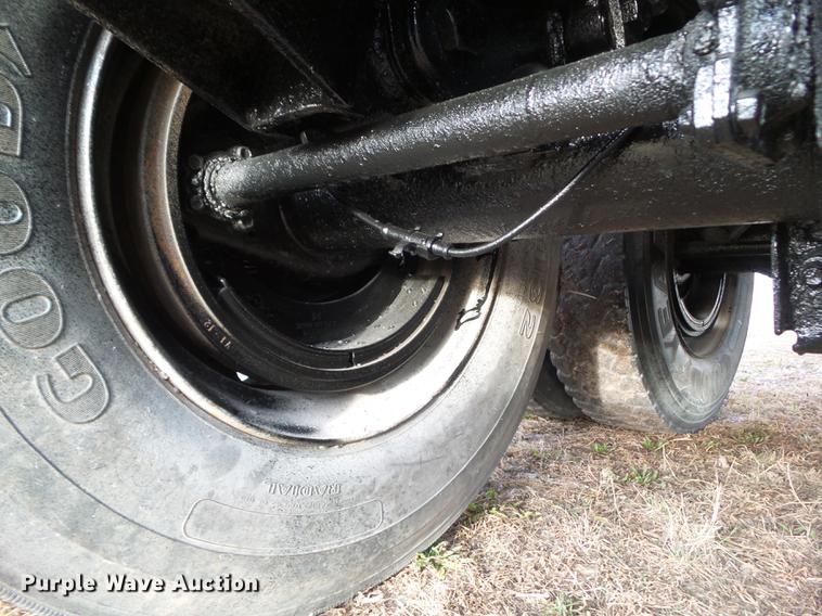 image for item DZ9128 2001 Wilson DWH-400B double hopper grain trailer