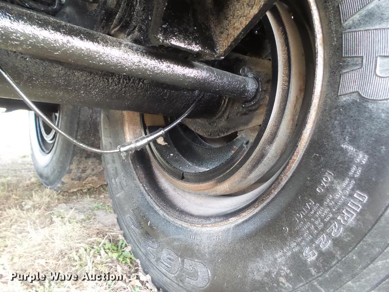 image for item DZ9128 2001 Wilson DWH-400B double hopper grain trailer