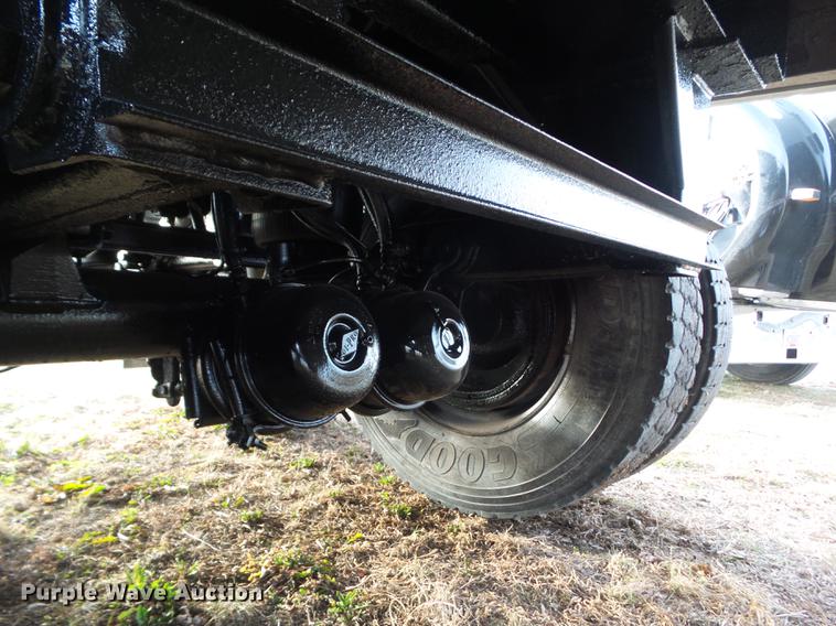 image for item DZ9128 2001 Wilson DWH-400B double hopper grain trailer