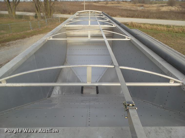 image for item DZ9128 2001 Wilson DWH-400B double hopper grain trailer