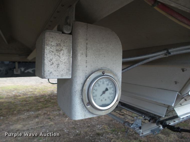 image for item DZ9128 2001 Wilson DWH-400B double hopper grain trailer