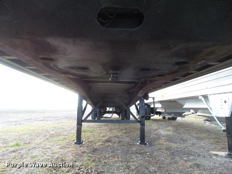 image for item DZ9129 2006 Great Dane flatbed trailer