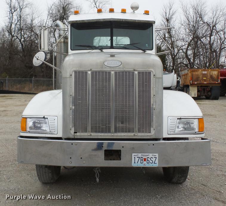 image for item K6292 1998 Peterbilt 377 cab and chassis