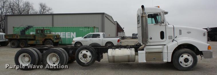 image for item K6292 1998 Peterbilt 377 cab and chassis
