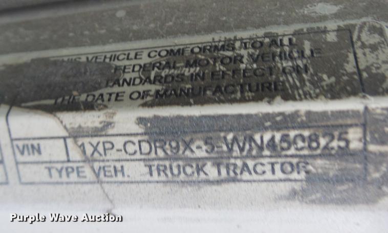 image for item K6292 1998 Peterbilt 377 cab and chassis