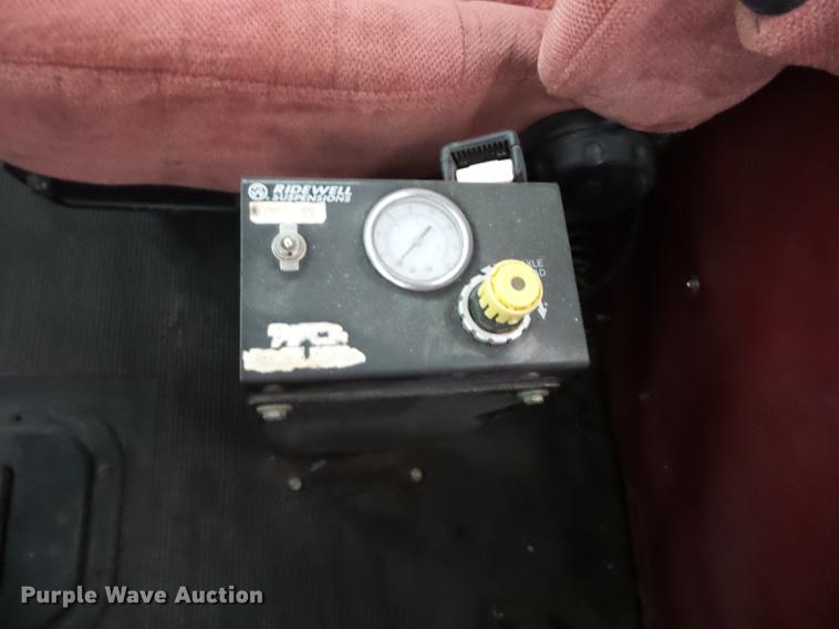 image for item K6292 1998 Peterbilt 377 cab and chassis