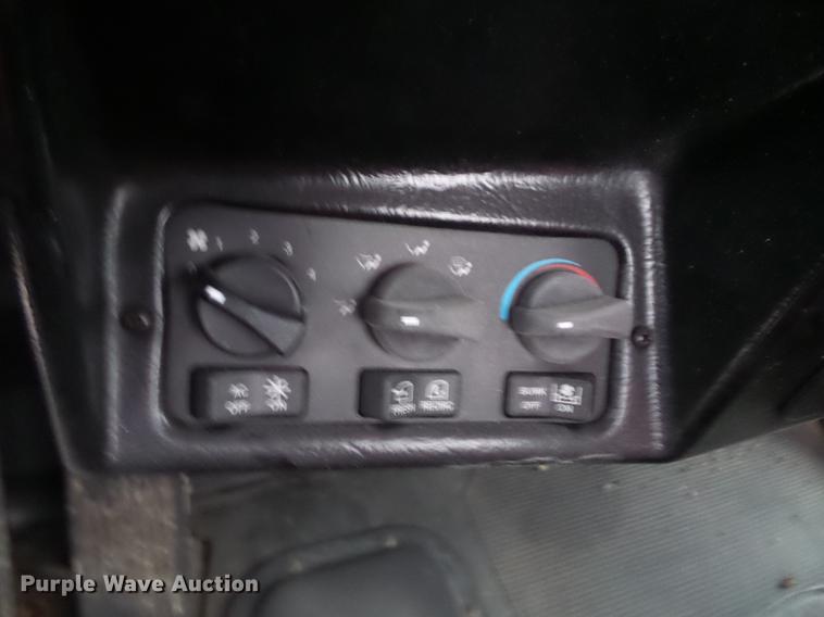 image for item K6292 1998 Peterbilt 377 cab and chassis