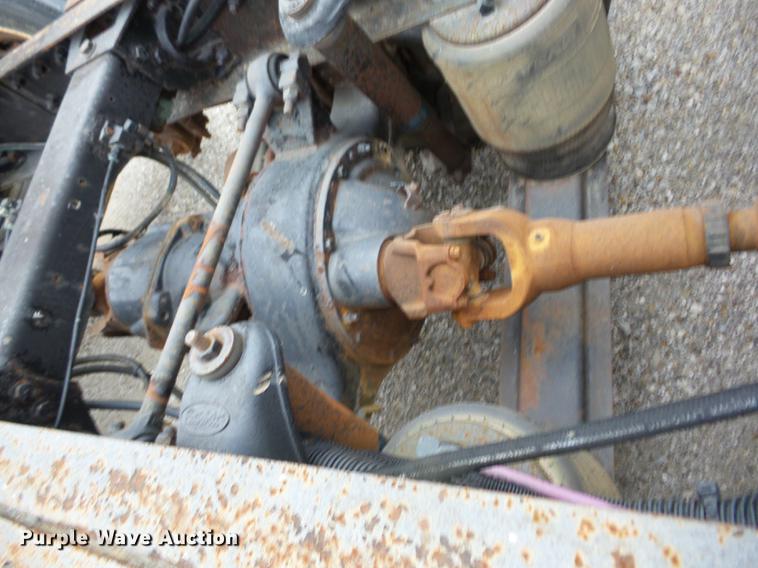 image for item K6292 1998 Peterbilt 377 cab and chassis