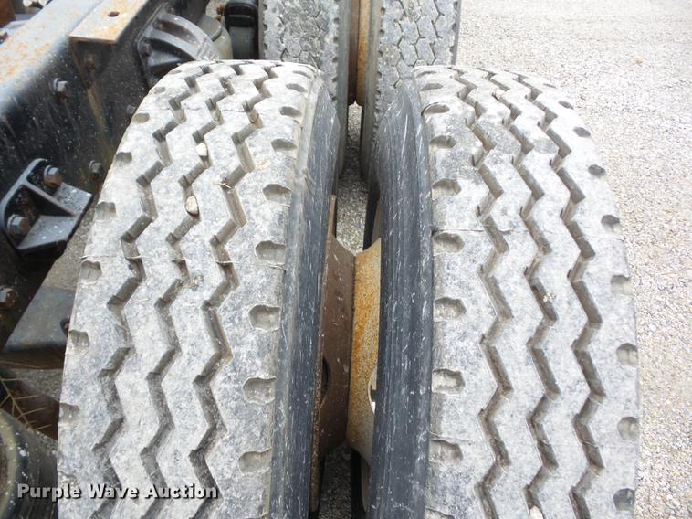 image for item K6292 1998 Peterbilt 377 cab and chassis