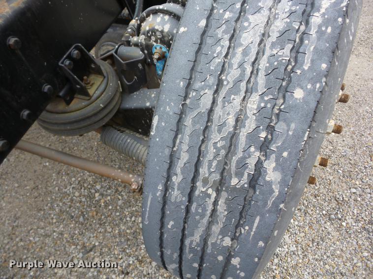 image for item K6292 1998 Peterbilt 377 cab and chassis