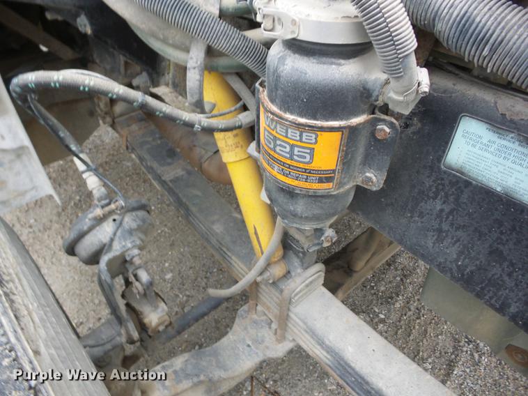 image for item K6292 1998 Peterbilt 377 cab and chassis