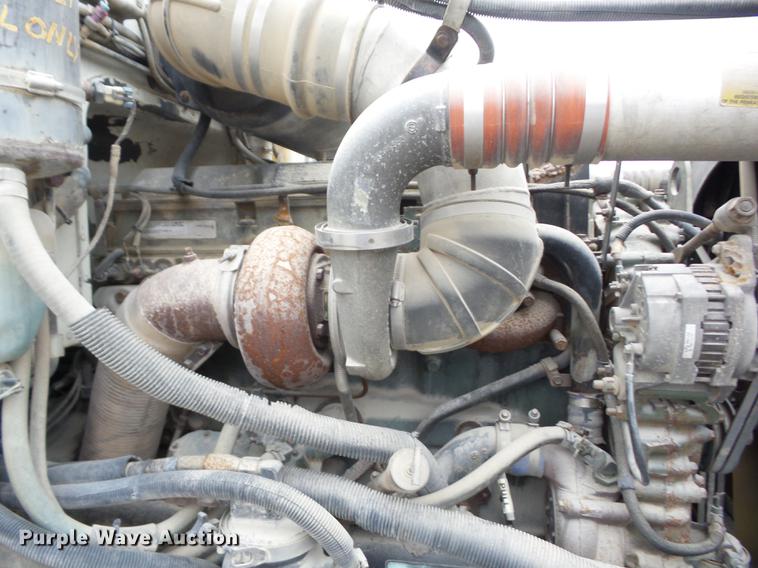 image for item K6292 1998 Peterbilt 377 cab and chassis