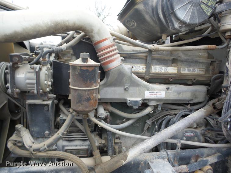 image for item K6292 1998 Peterbilt 377 cab and chassis