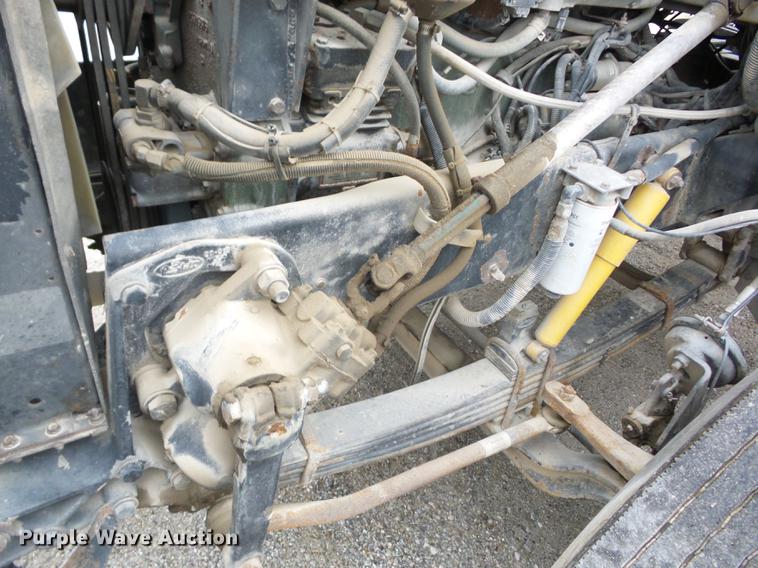 image for item K6292 1998 Peterbilt 377 cab and chassis